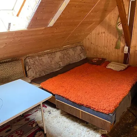 Podkrovni Pokojik אתר קמפינג Zihobce